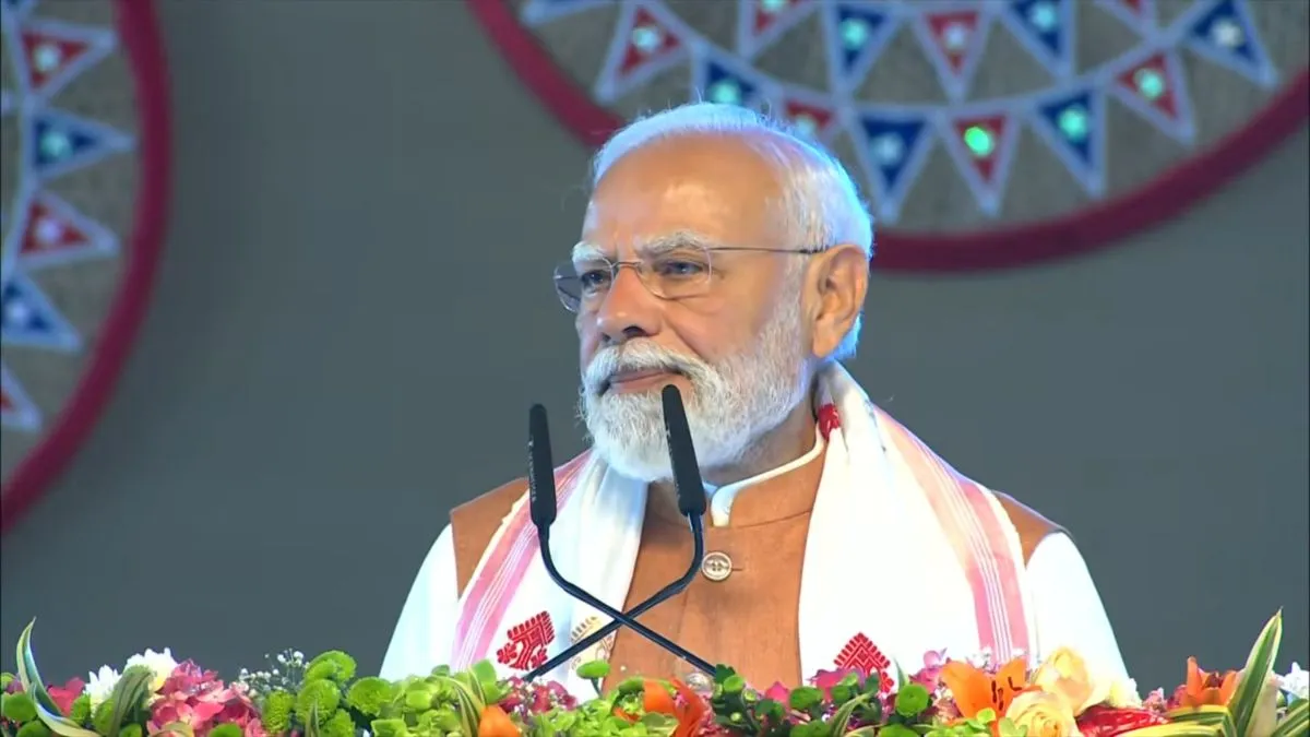 गुवाहाटी एयरपोर्ट के नए टर्मिनल का किया उद्घाटन।- India TV Hindi