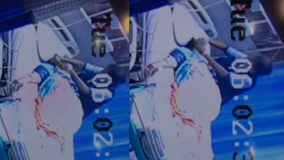 मृतक बुजुर्ग महिला के कानों से गहने चुराती हुई अस्पताल की कर्मचारी- India TV Hindi