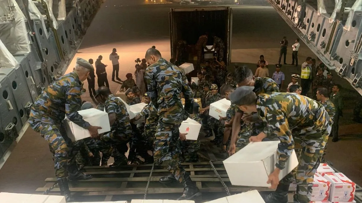 भारत ने श्रीलंका के लिए भेजी और राहत सामग्री। - India TV Hindi