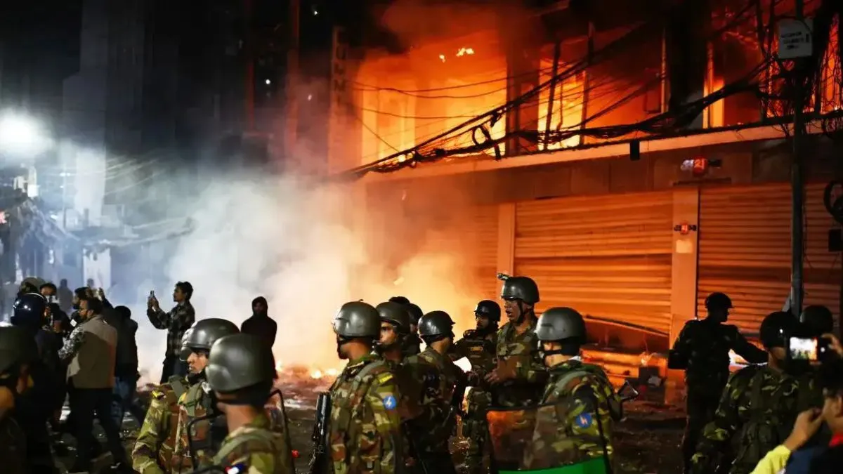 बांग्लादेश में भड़की हिंसा- India TV Hindi