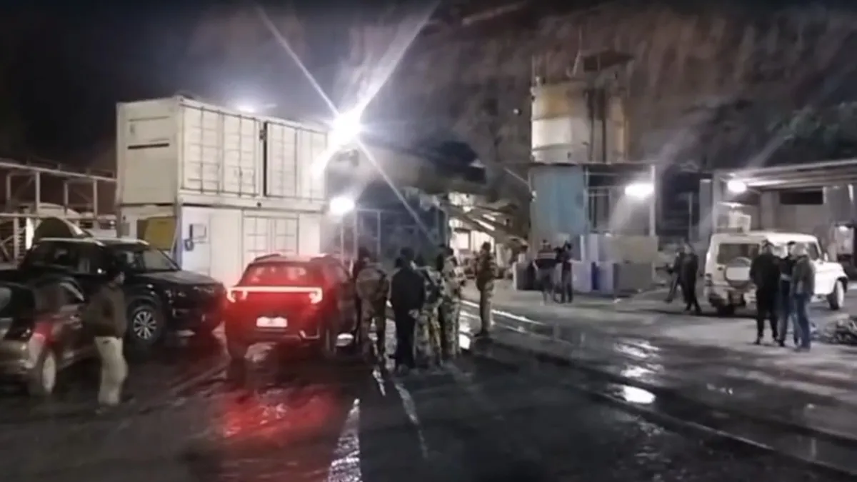 chamoli two train collided in tunnel- India TV Hindi