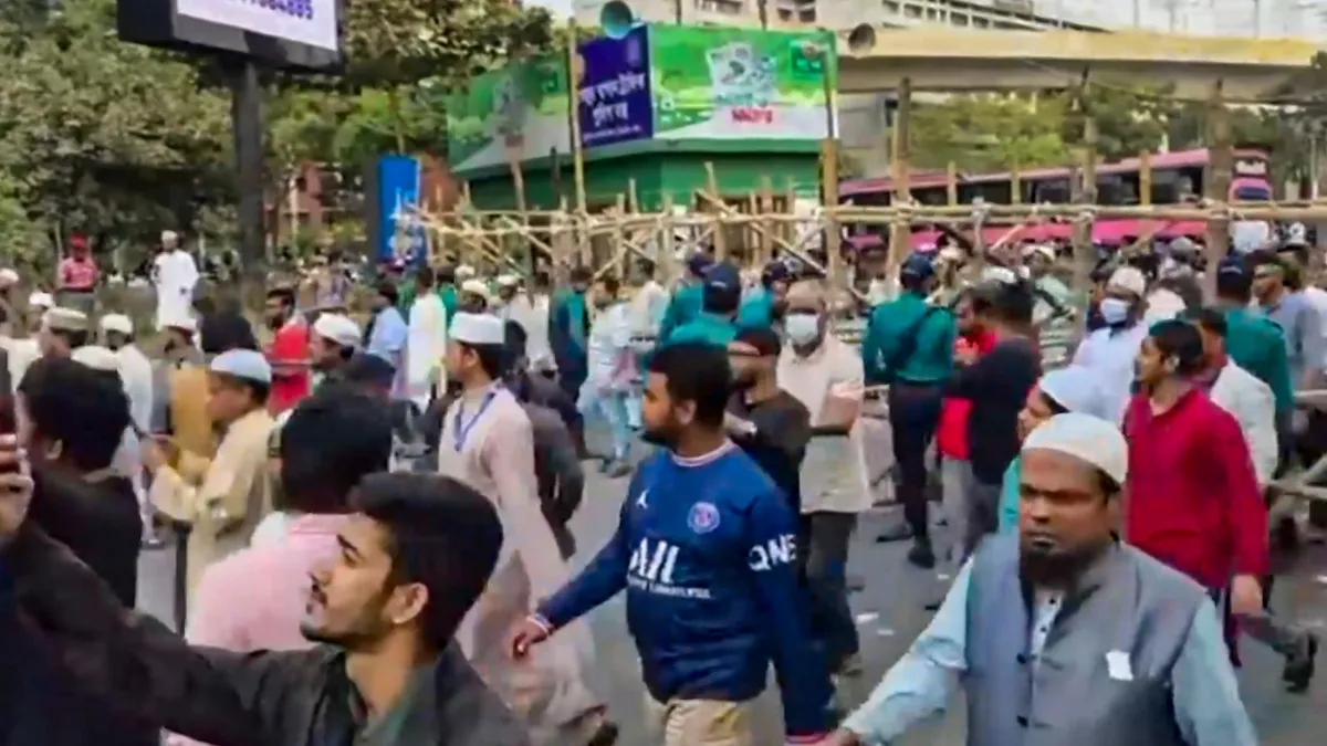 बांग्लादेश के कट्टरपंथी सड़क पर - इंडिया टीवी हिंदी
