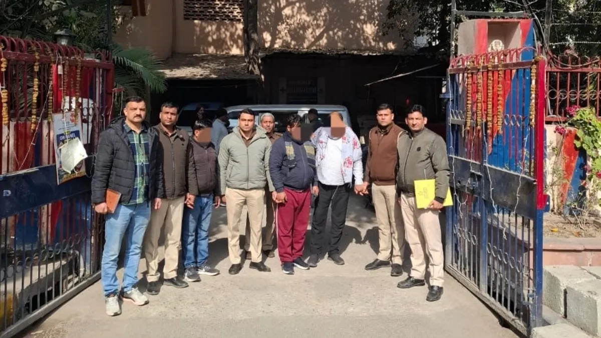 Police with Accused- India TV Hindi