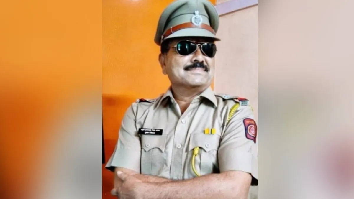 गणतंत्र दिवस पर पुलिसकर्मी को आया हार्ट अटैक, मौके पर मौत गणतंत्र दिवस पर पुलिसकर्मी को आया हार्ट अटैक, मौके पर मौत