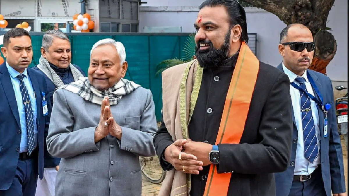 सीएम नीतीश कुमार और डिप्टी सीएम सम्राट चौधरी- India TV Hindi