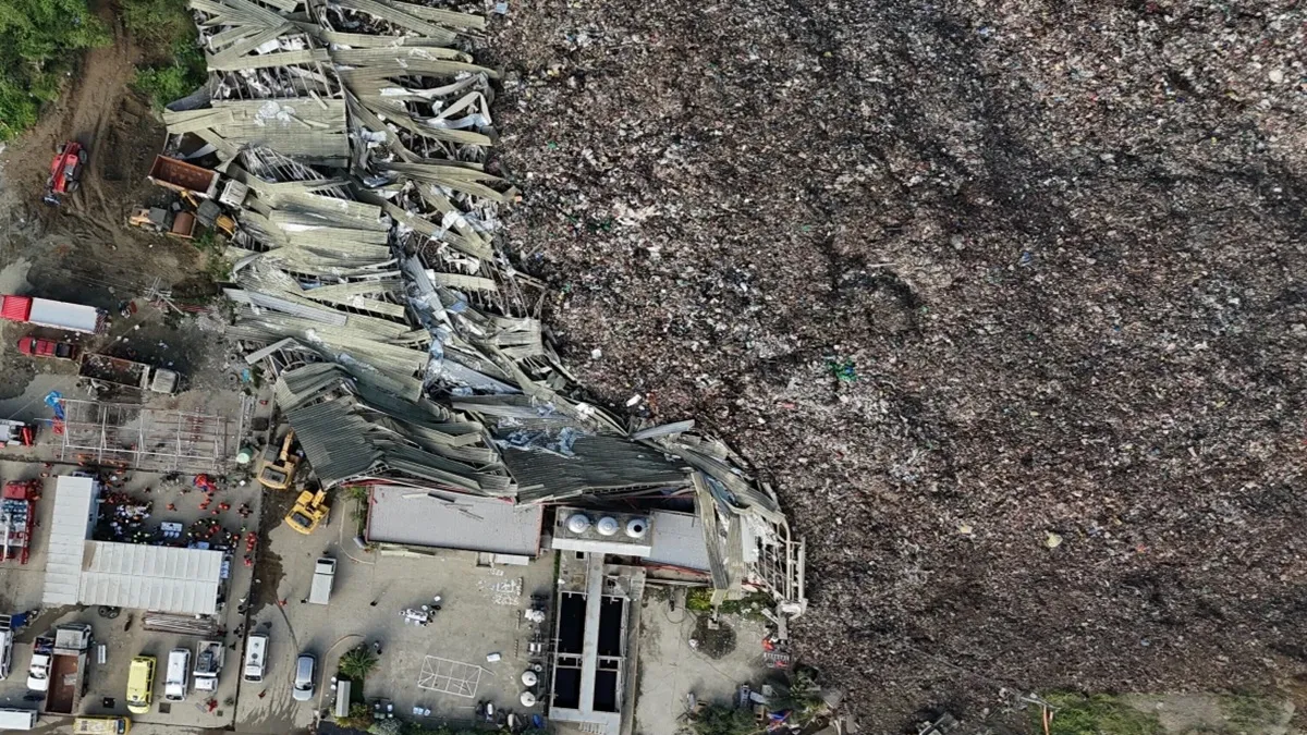 Philippines Mound Of Garbage Collapsed- India TV Hindi