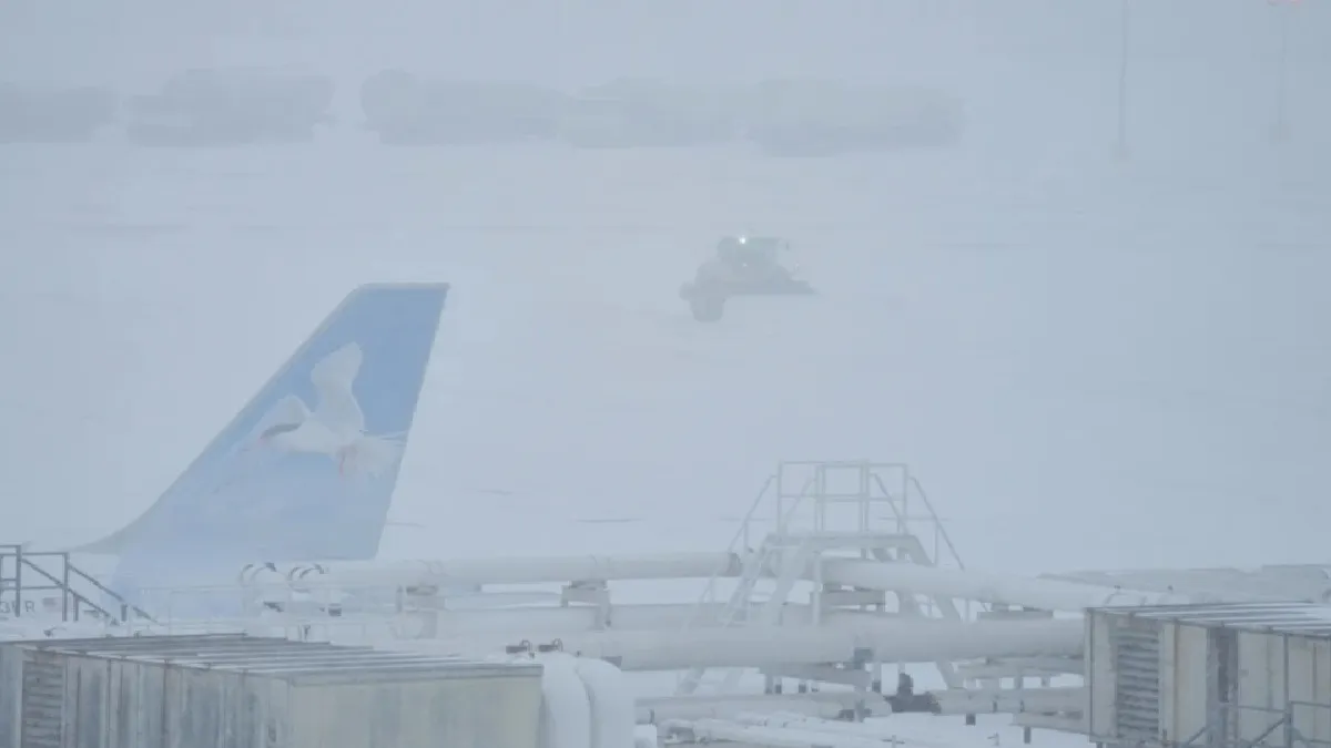 America Massive Winter Storm and Airport Situation- India TV Hindi