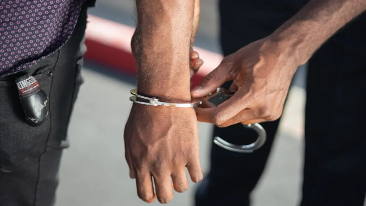 Delhi Police ASI arrested, CBI trap case, police bribery India- India TV Hindi