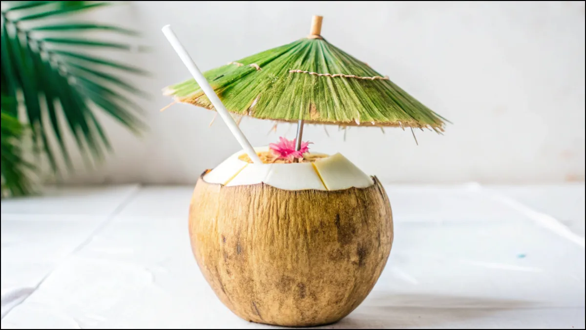 पेट के लिए नारियल पानी- India TV Hindi