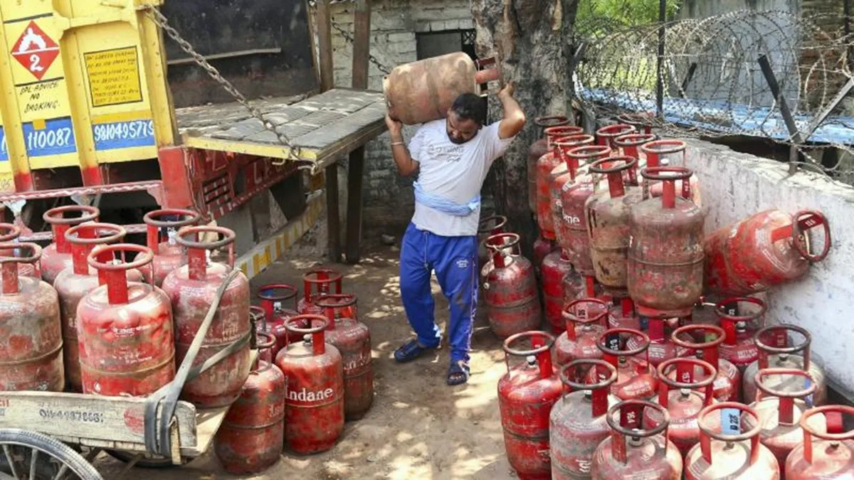 delhi free lpg cylinder- India TV Hindi