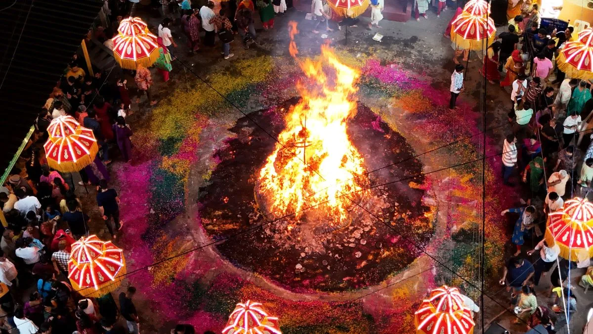 Holika Dahan Niyam- India TV Hindi