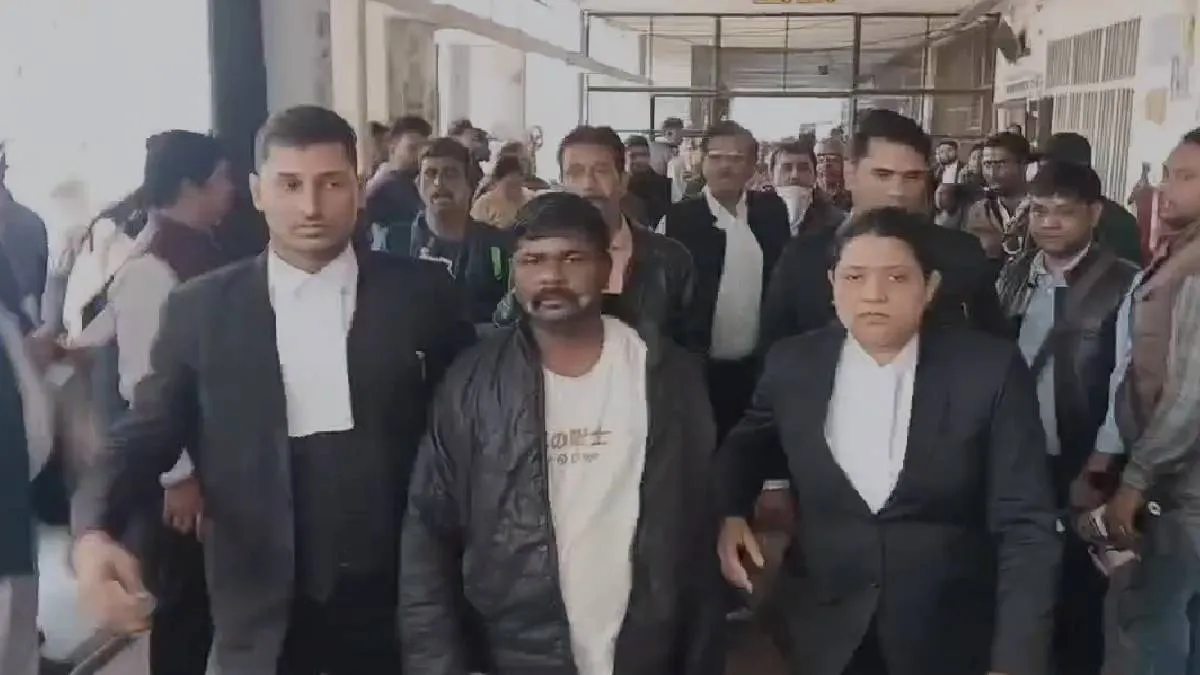 कथित ड्राइवर मोहन ने कोर्ट में सरेंडर किया- India TV Hindi