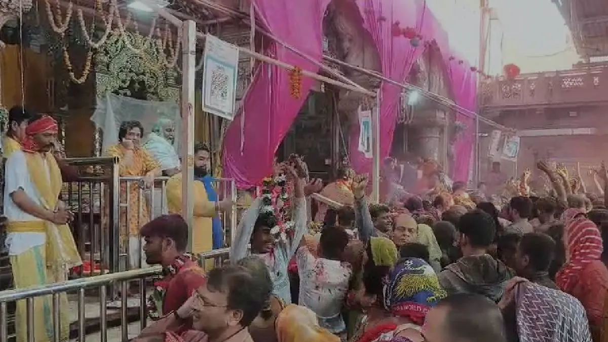 मथुरा में होली - India TV Hindi