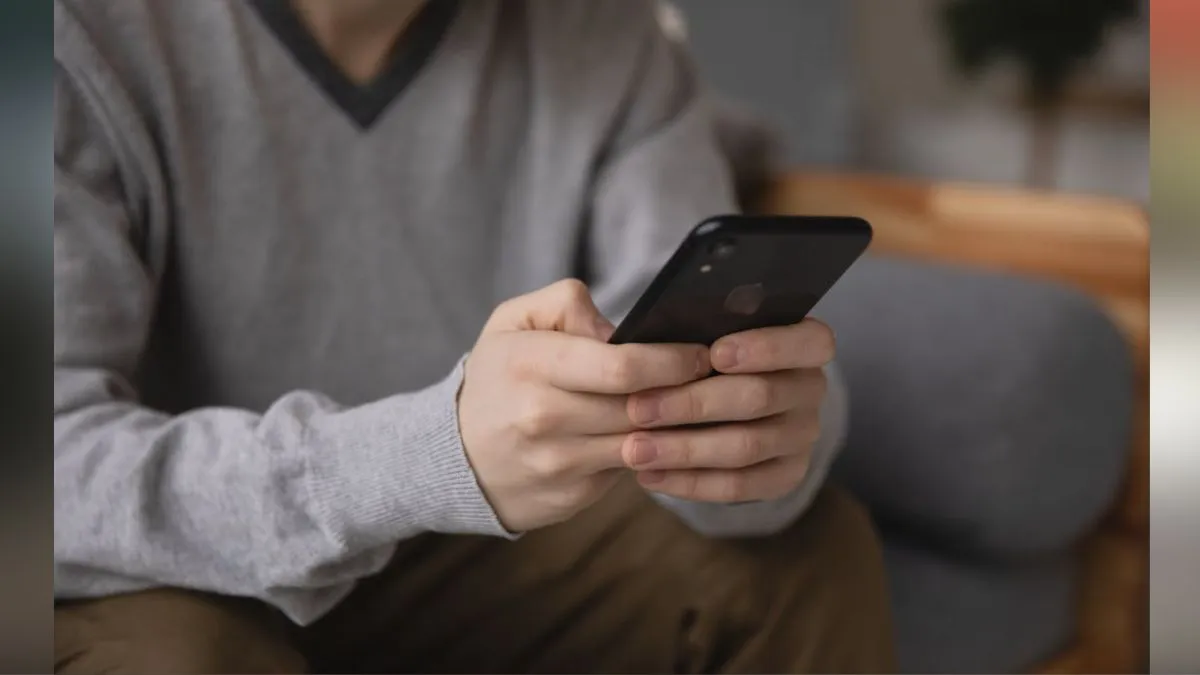 Maharashtra govt task force for digital addiction- India TV Hindi