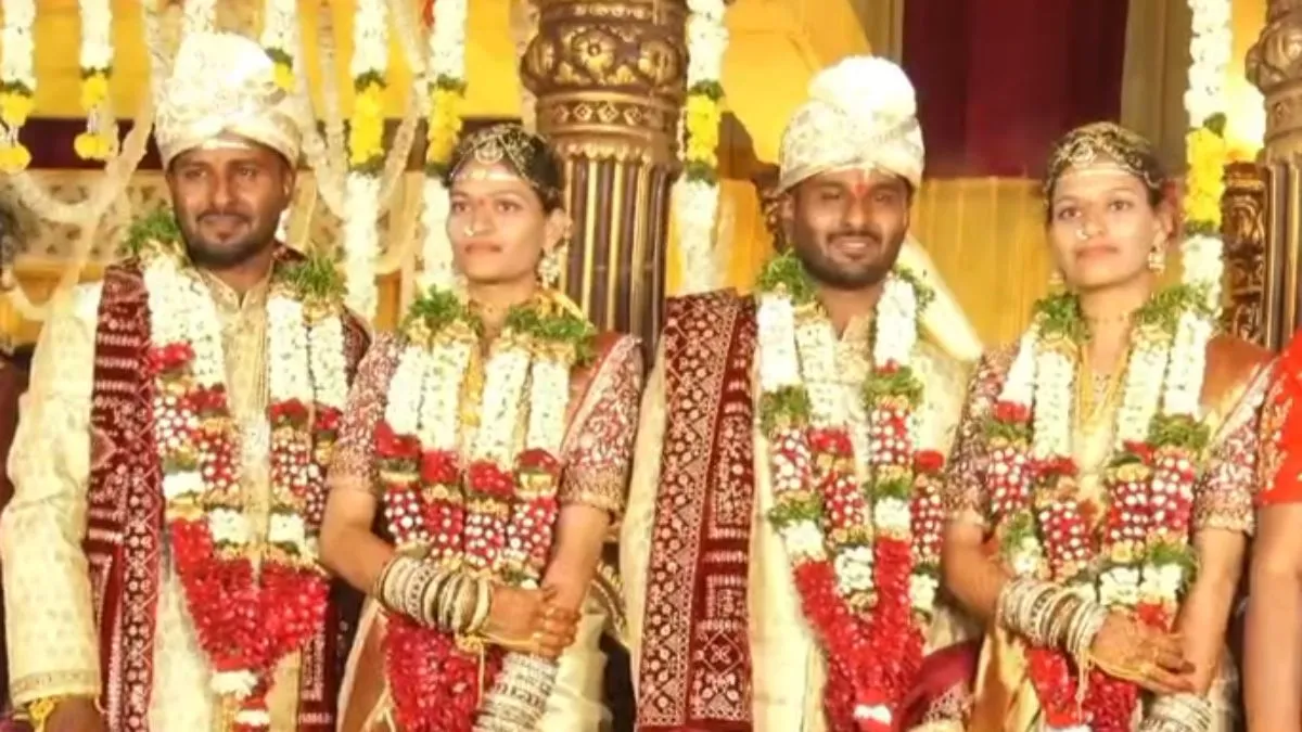 two twin brothers married two twin sisters- India TV Hindi