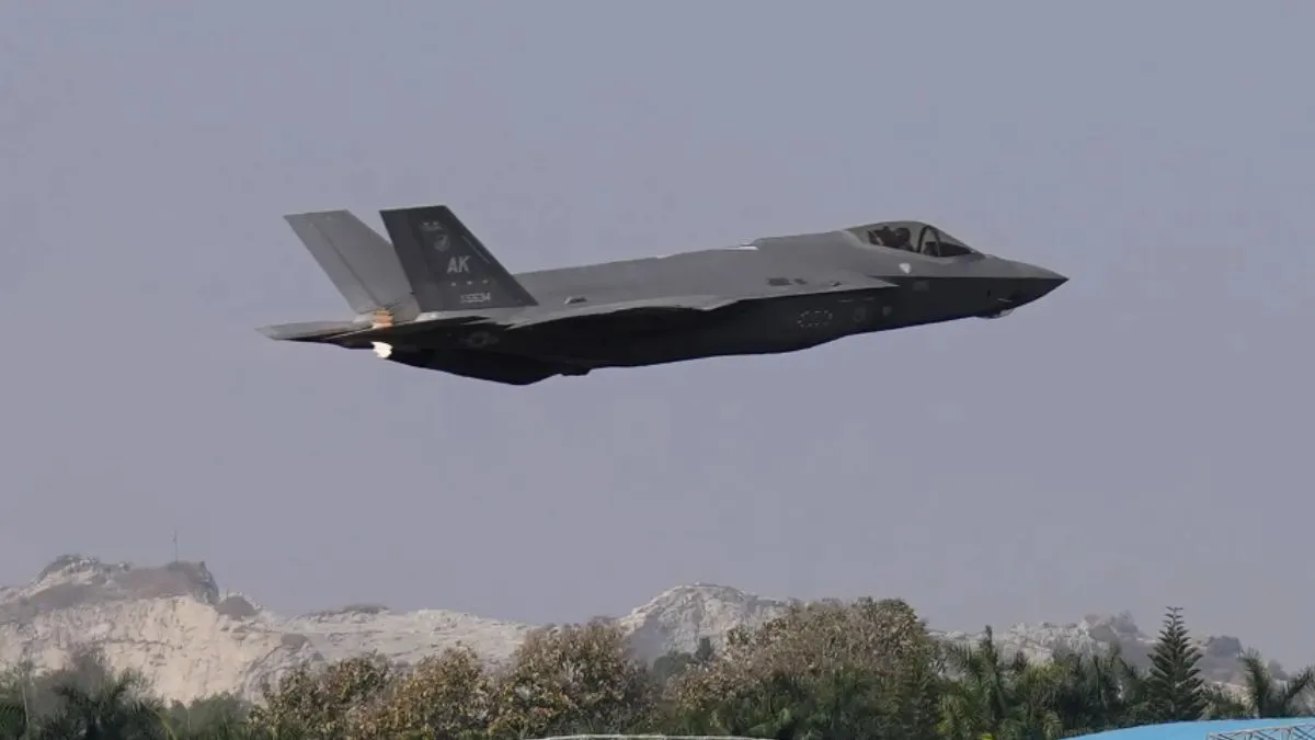 जेराल्ड एडी ब्राउन गिरफ्तार, पूर्व अमेरिकी वायुसेना पायलट गिरफ्तार- इंडिया टीवी हिंदी