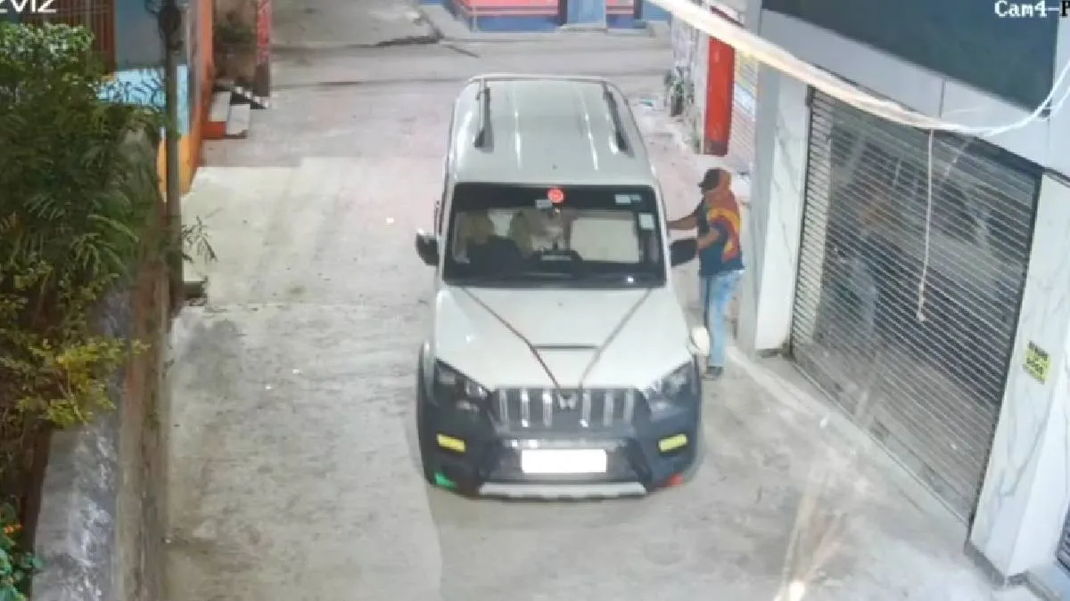 स्कॉर्पियो चोरी की घटना CCTV में कैद - India TV Hindi