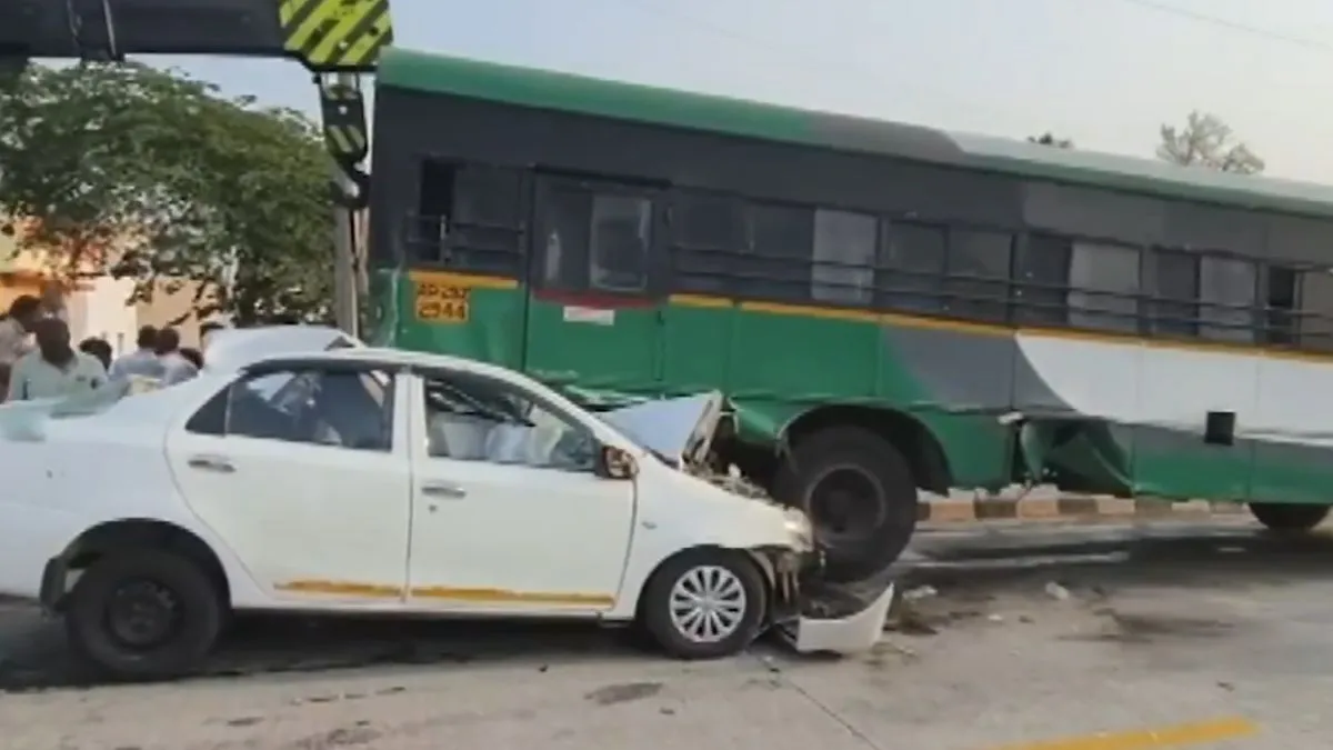 Chittoor road accident, Andhra Pradesh car crash, APSRTC bus collision- India TV Hindi