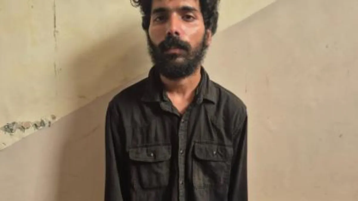 गिरफ्तार आरोपी राहुल कुमार शैतानमल सेन 'कैश कन्वर्जन एजेंट' के तौर पर काम कर रहा था।- India TV Hindi