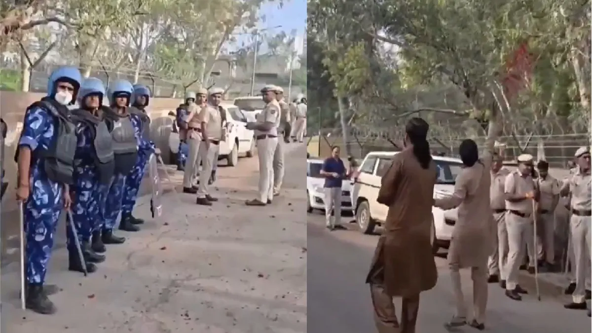 दिल्ली पुलिस पर फूल बरसाते मुस्लिम समुदाय के लोग- India TV Hindi