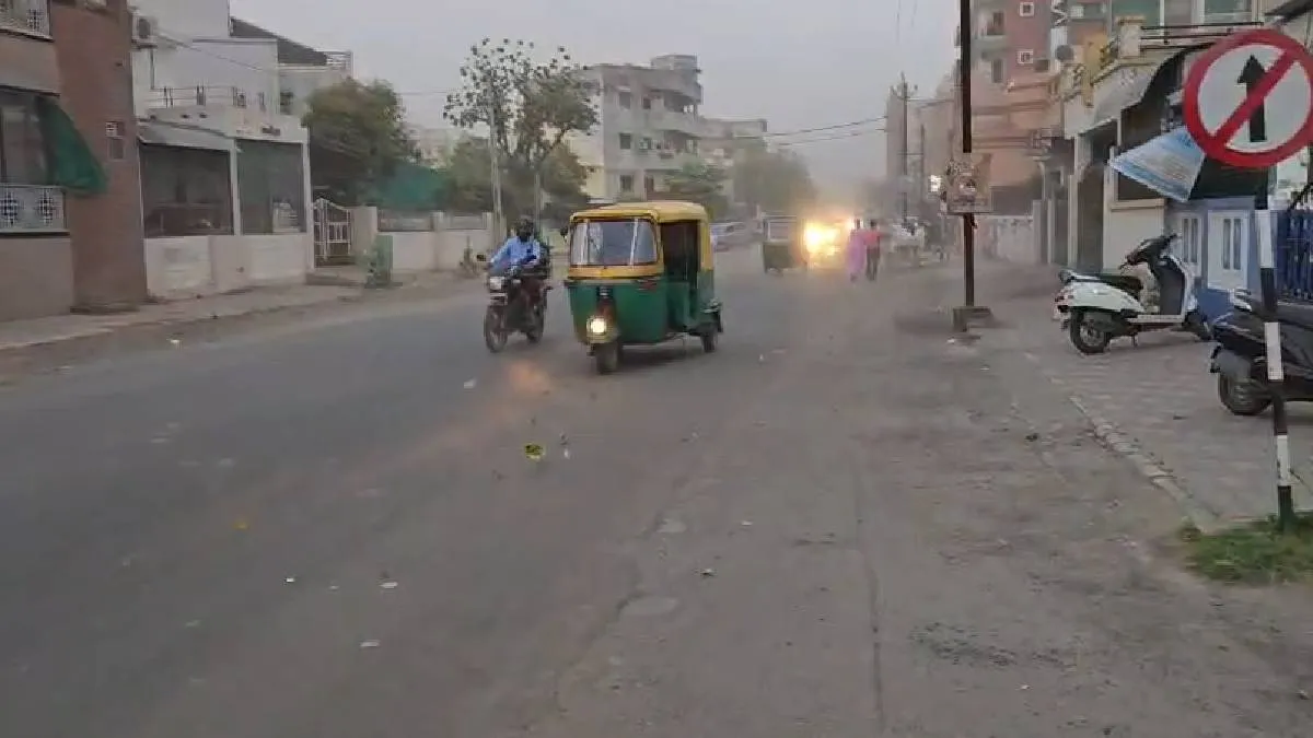 खेड़ा जिले में धूल भरी आंधी- India TV Hindi