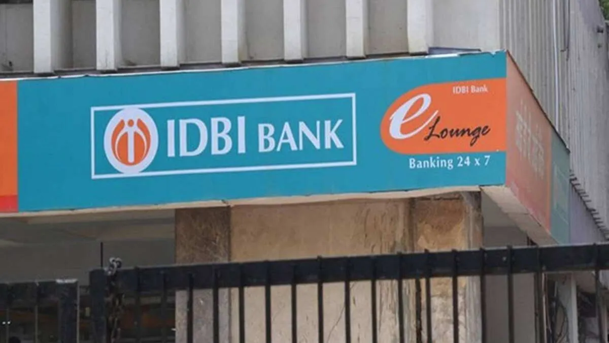 idbi bank, idbi bank share price, ofs, government share holding in idbi bank, lic share holding in i- India TV Hindi