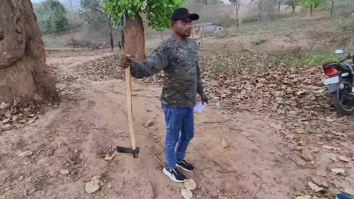 इसी कुल्हाड़ी से हुई हत्या- India TV Hindi