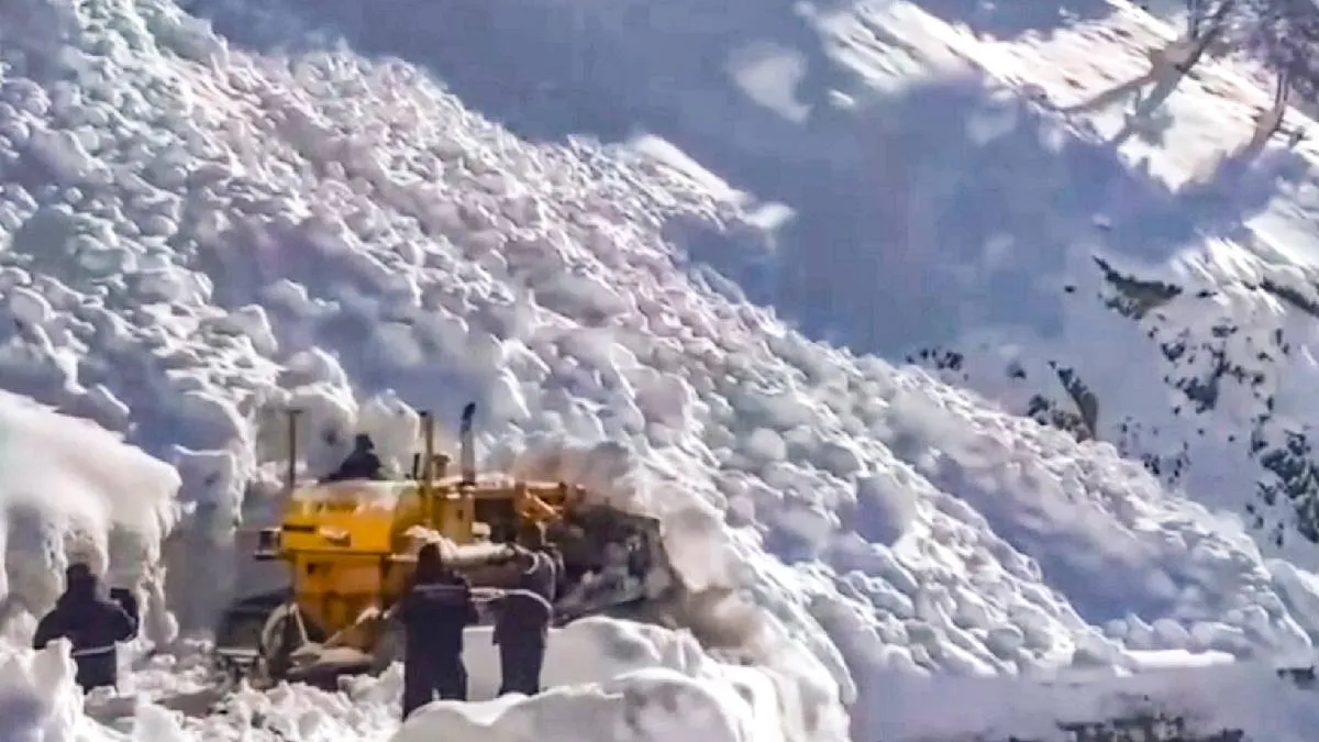 बांदीपुरा और गांदरबल में एवलांच की चेतावनी- India TV Hindi