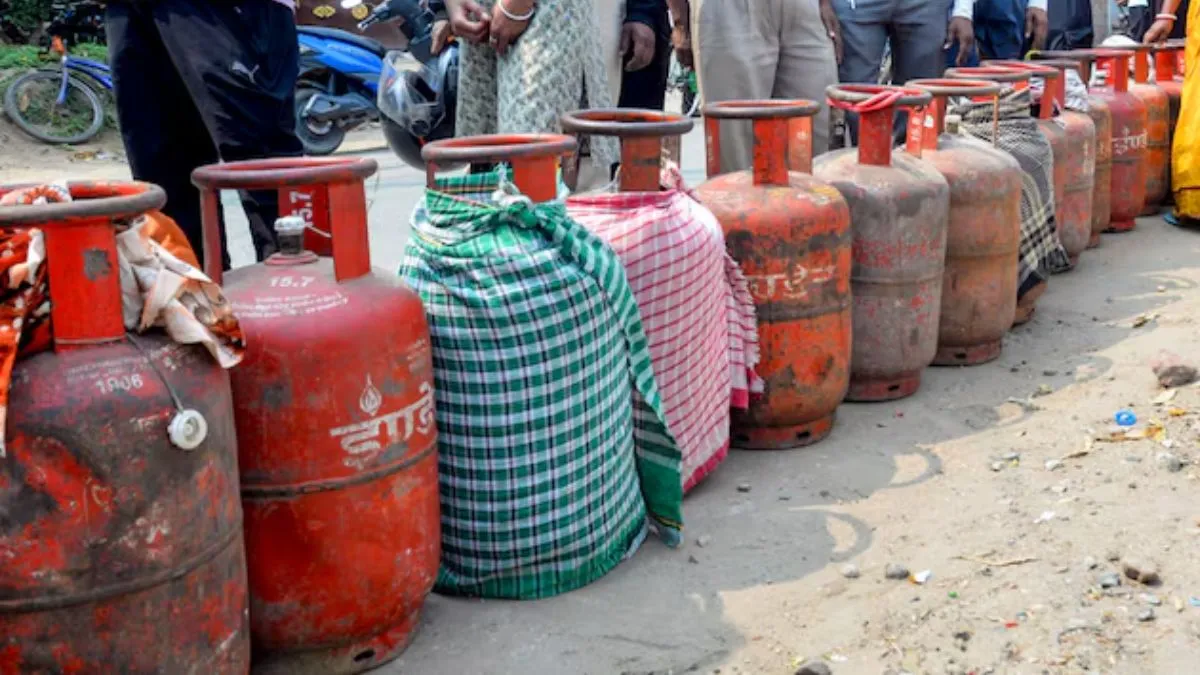 LPG crisis, LPG cylinder, LPG cylinder crisis, Commercial LPG cylinder, lng, kerosene, kerosene oil- India TV Hindi