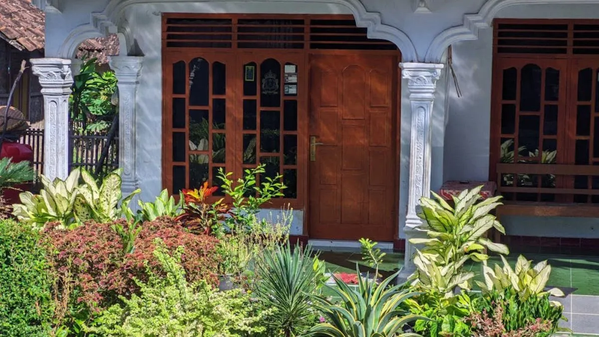 South Facing Main Door Remedies- India TV Hindi