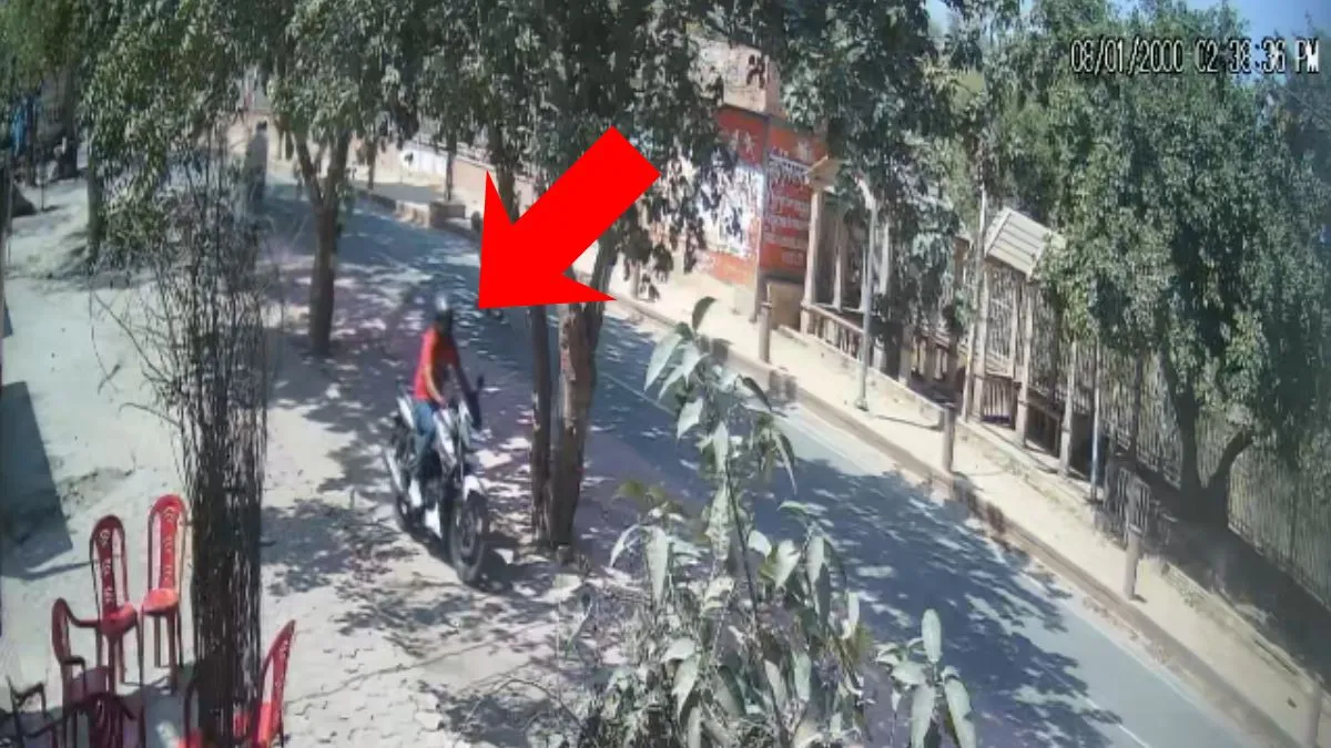 Govardhan Bike Theft CCTV- India TV Hindi