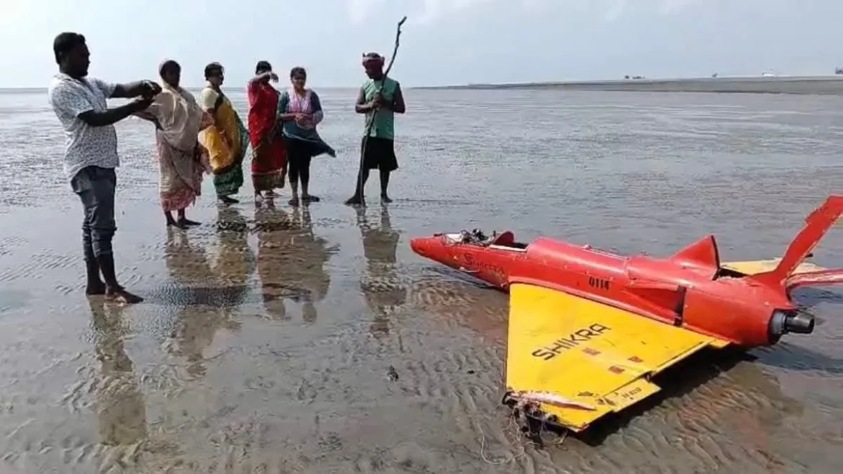 Mysterious drone found on Bakkhali beach- India TV Hindi