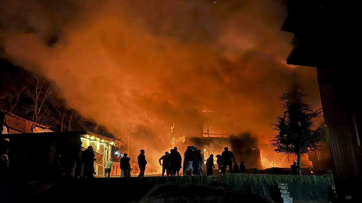 pahalgam hotel fire- India TV Hindi