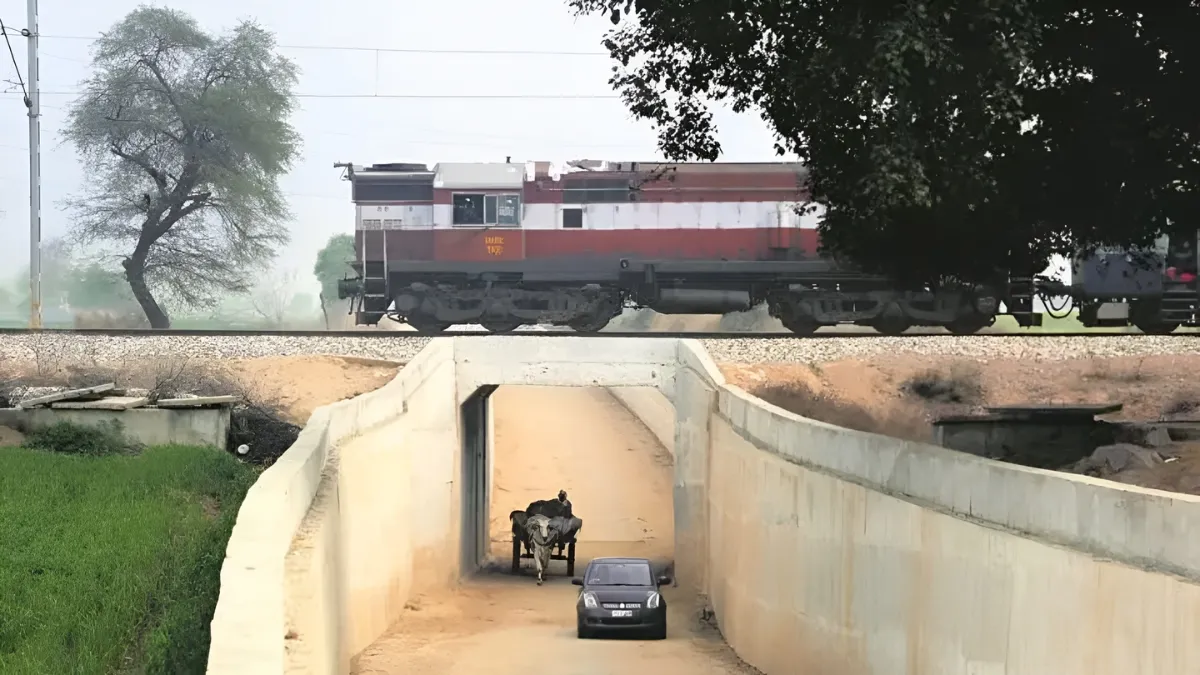 देश भर की कई रेलवे...- India TV Hindi