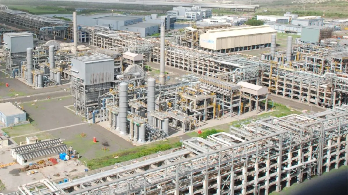 reliance, reliance industries, jamnagar refinary, lpg, lpg cylinder, lpg cylinder supply, commercial- India TV Paisa