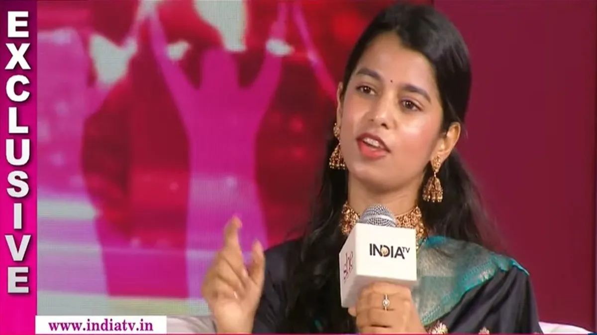 मैथिली ठाकुर- India TV Hindi