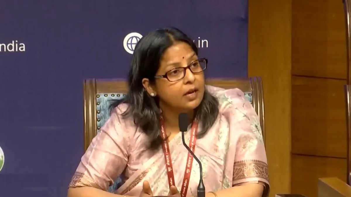 पेट्रोलियम मंत्रालय की जाइंट सेक्रेटरी सुजाता शर्मा - India TV Hindi