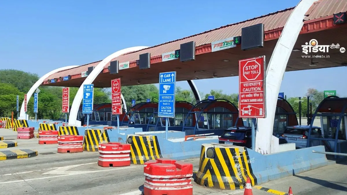 वर्ष 2025 में यीडा ने औद्योगिक सेक्टरों को एक्सप्रेसवे से जोड़ने के लिए सेक्टर-28-29 के बीच विशेष रै- India TV Hindi