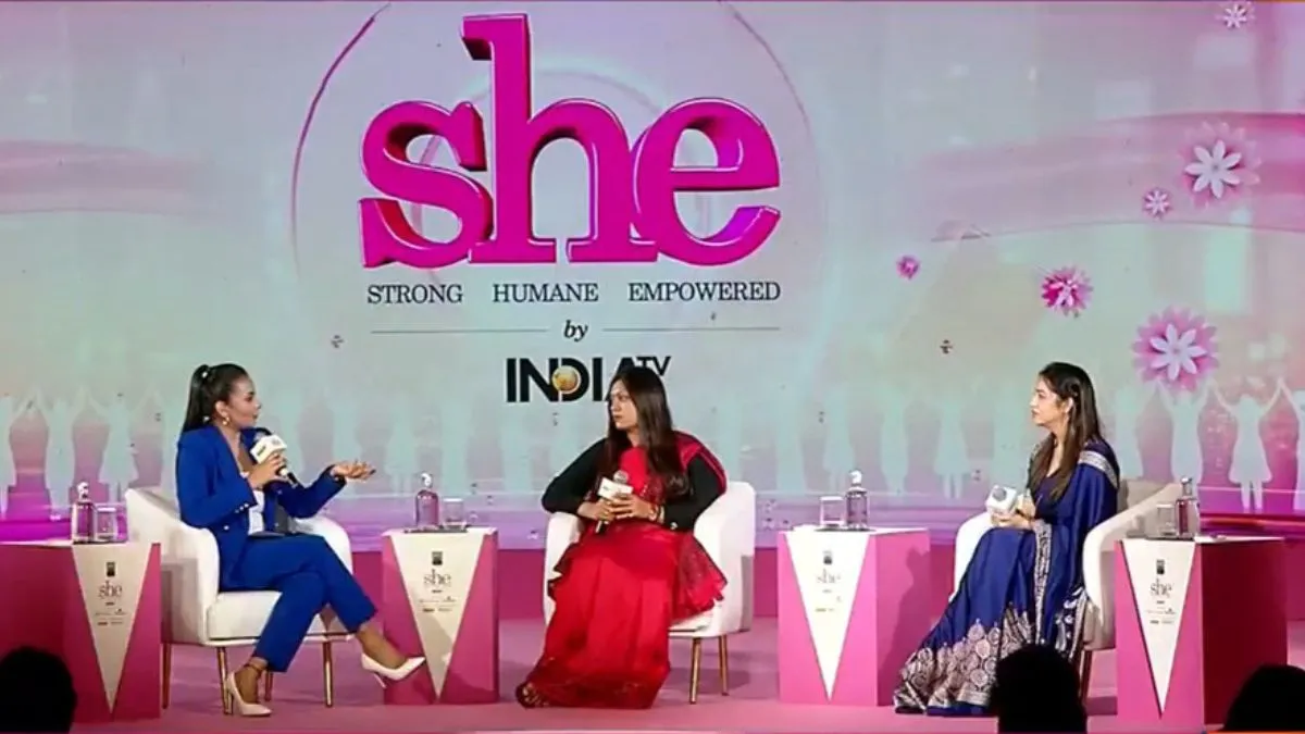 'SHE' कॉन्क्लेव में गौतमबुद्धनगर की DM मेधा रूपम और डॉ. मीनाक्षी वर्मा।- India TV Hindi