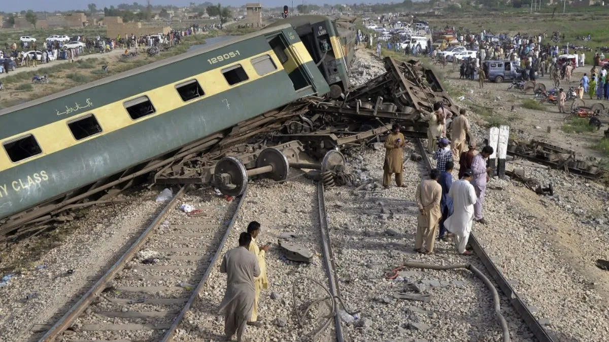पाकिस्तान में डिरेल हुई ट्रेन (प्रतीकात्मक फोटो)- India TV Hindi