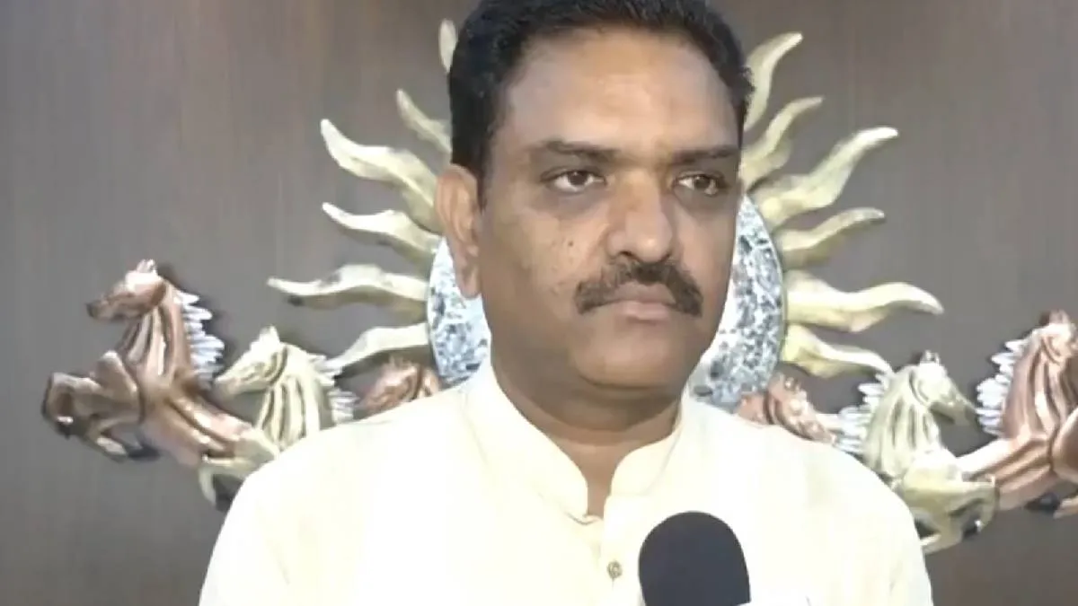 मंत्री असीम अरुण - India TV Hindi