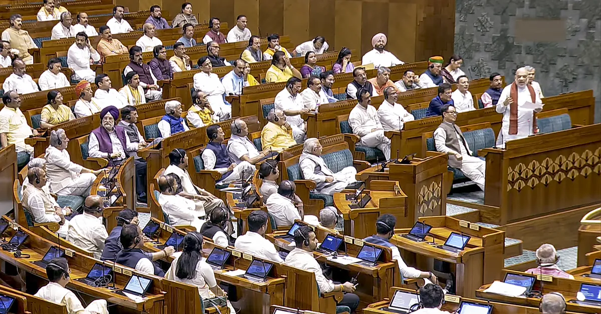 आधी रात को लागू हुआ महिला आरक्षण कानून 2023- India TV Hindi