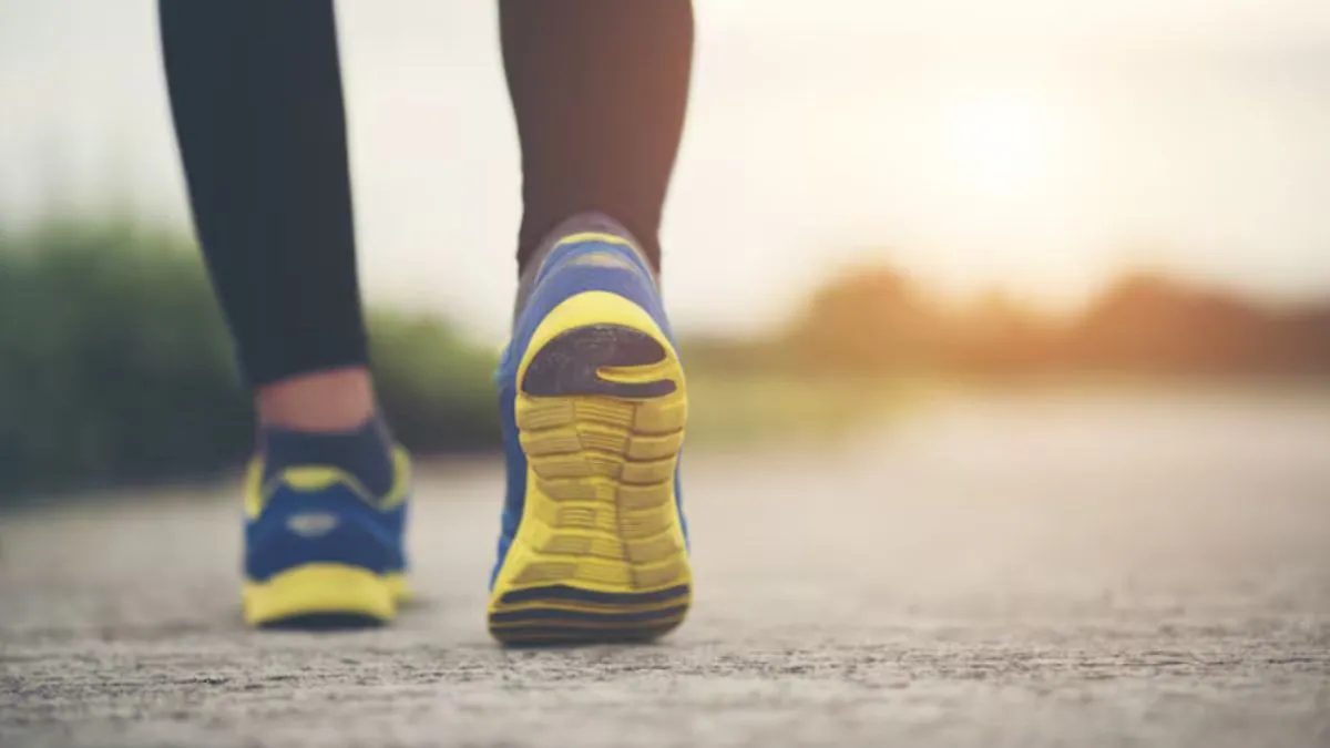 क्या रोजाना 10000 कदम चलना जरूरी है?- India TV Hindi