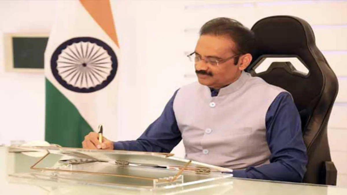 AAP राज्यसभा सांसद अशोक मित्तल के घर पर ED की छापेमारी, राघव चड्ढा को हटाकर बनाए गए थे डिप्टी लीडर AAP राज्यसभा सांसद अशोक मित्तल के घर पर ED की छापेमारी, राघव चड्ढा को हटाकर बनाए गए थे डिप्टी लीडर