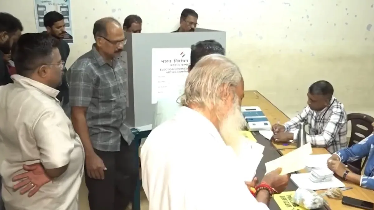 वोटिंग प्रक्रिया शुरू- India TV Hindi
