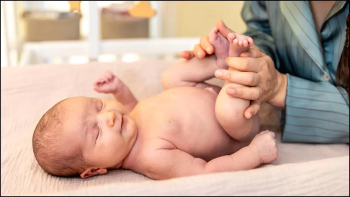 बच्चे की मालिश करने के फायदे- India TV Hindi