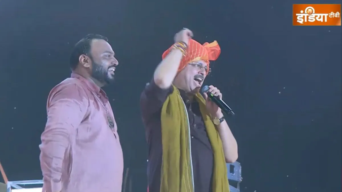 Rajeshwar Singh MLA, Kanhaiya Mittal bhajan, Lucknow bhajan sandhya, Sarojininagar event- India TV Hindi