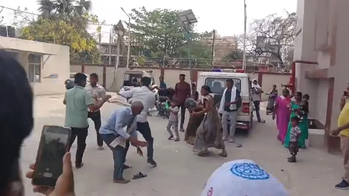 bihar gaya police station fight- India TV Hindi