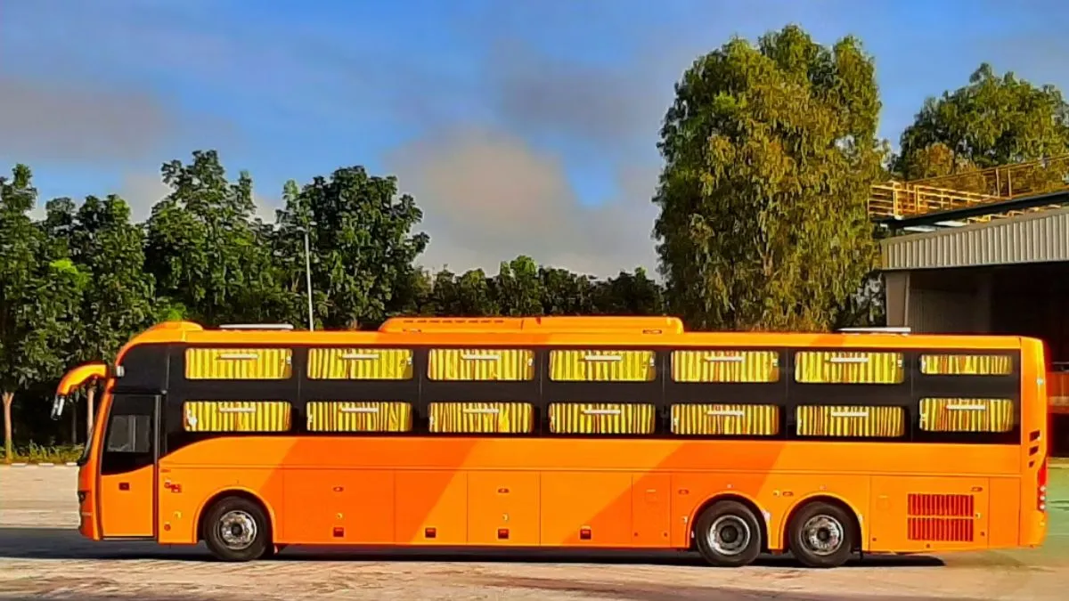 sleeper bus, sleeper coach bus, bus accident, sleeper bus accident, fire safety in bus, emergency ex- India TV Hindi