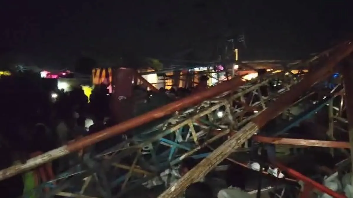 कुशीनगर में झूला टूटकर गिरा- India TV Hindi